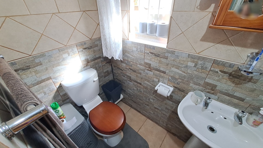 2 Bedroom Property for Sale in Fleurdal Free State